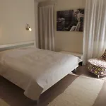 Superb With Sea Views - One Bedroom With Balcony * 로브란