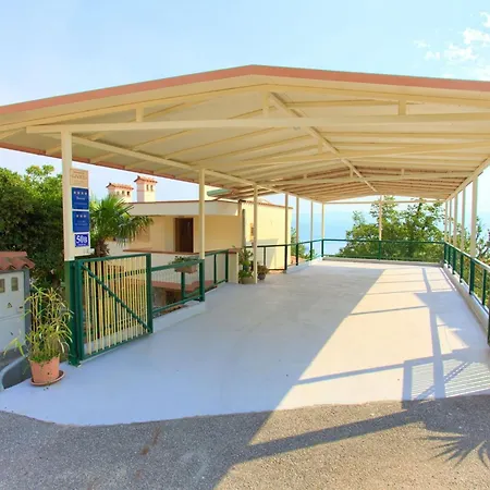 아파트 Superb With Sea Views - One Bedroom With Balcony *